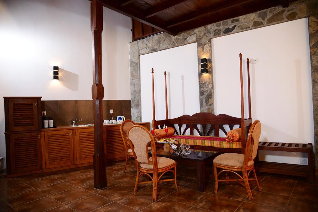 Mount Royal Hotel Kandy Exterior foto