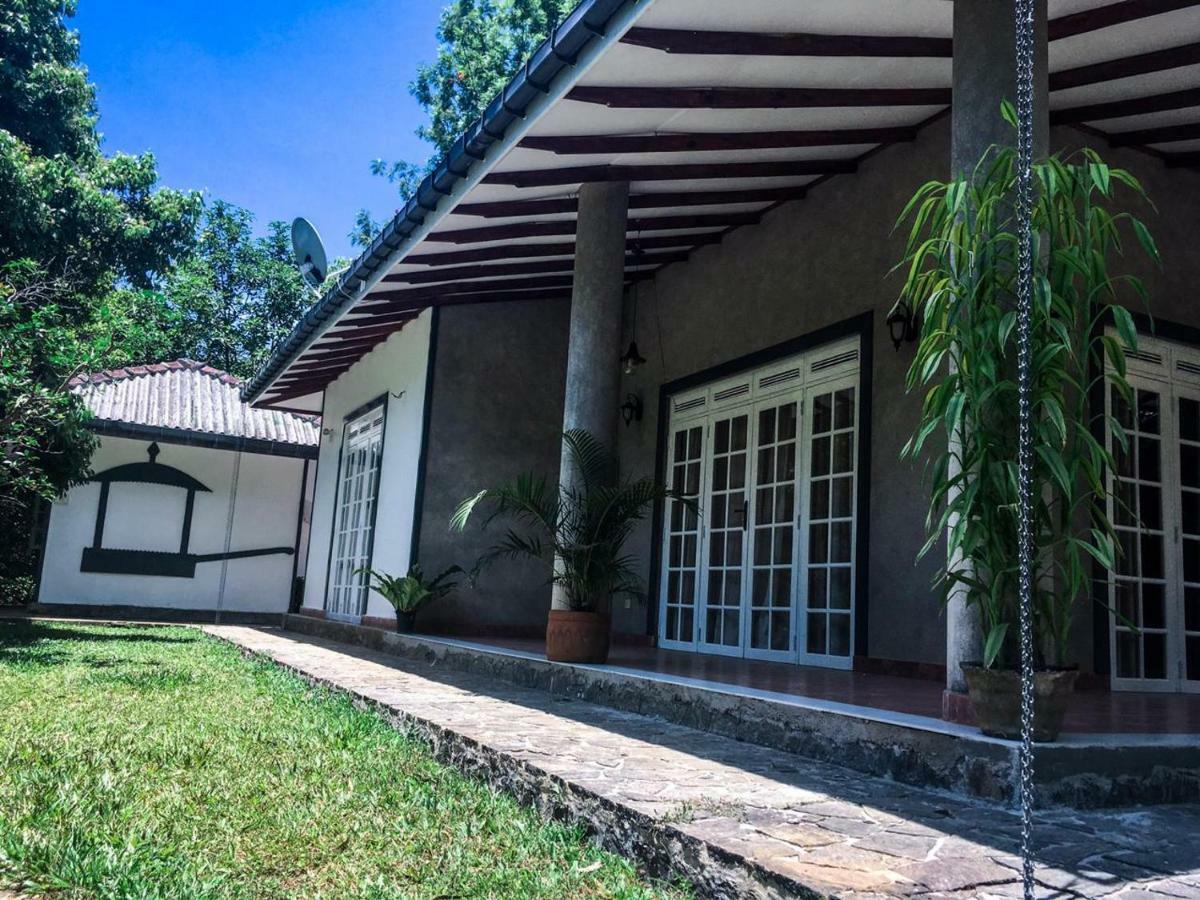 Mount Royal Hotel Kandy Exterior foto